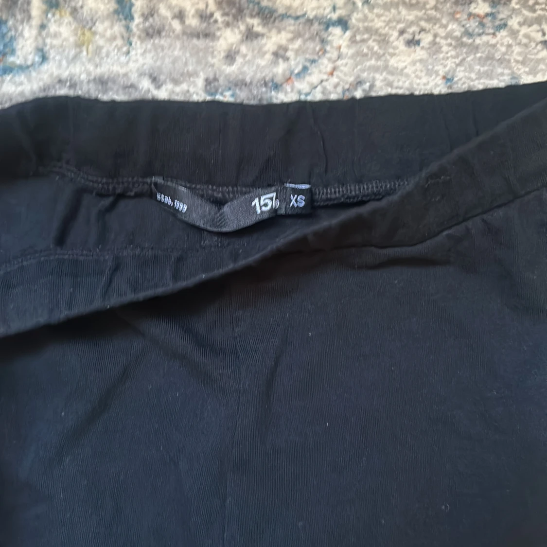 Svarta utsvängda byxor i bomull - 1