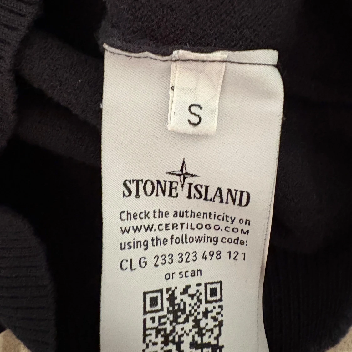 Svart stickad tröja från Stone Island - 2