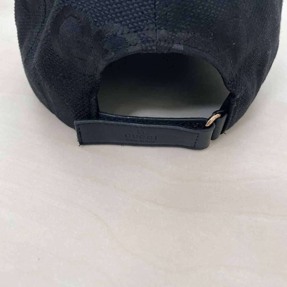 Svart keps från Gg med GG-mönster - 1