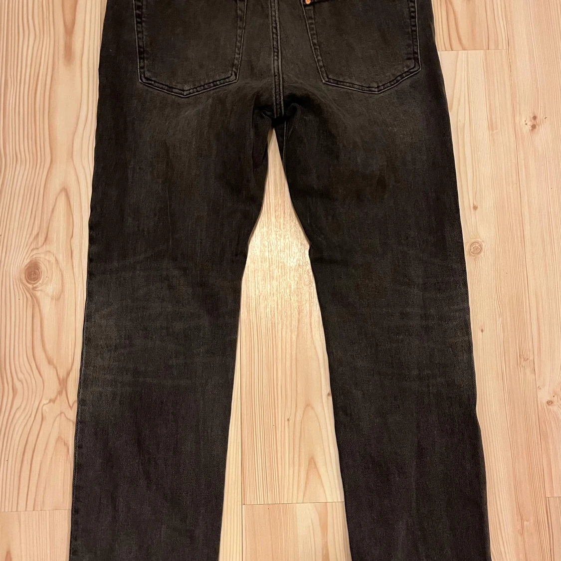 Svarta jeansbyxor från H&M Regular fit - 1