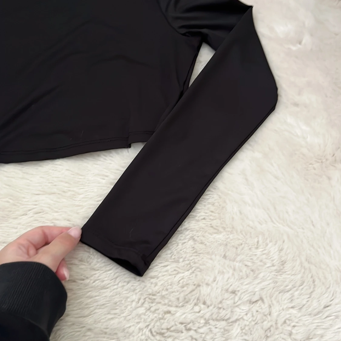 Svart croppad långärmad topp från SHEIN - 2