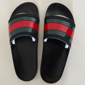 Helt nya GG tofflor - Helt nya GG tofflor i storlek 41, låda ingår. Vid fler bilder eller frågor skicka DM