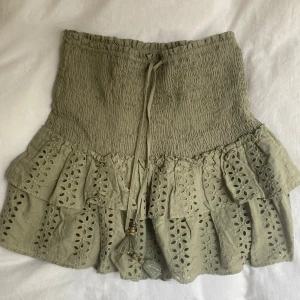 Populära zara kjol - Super fin kjol från zara som är slutsåld 💗