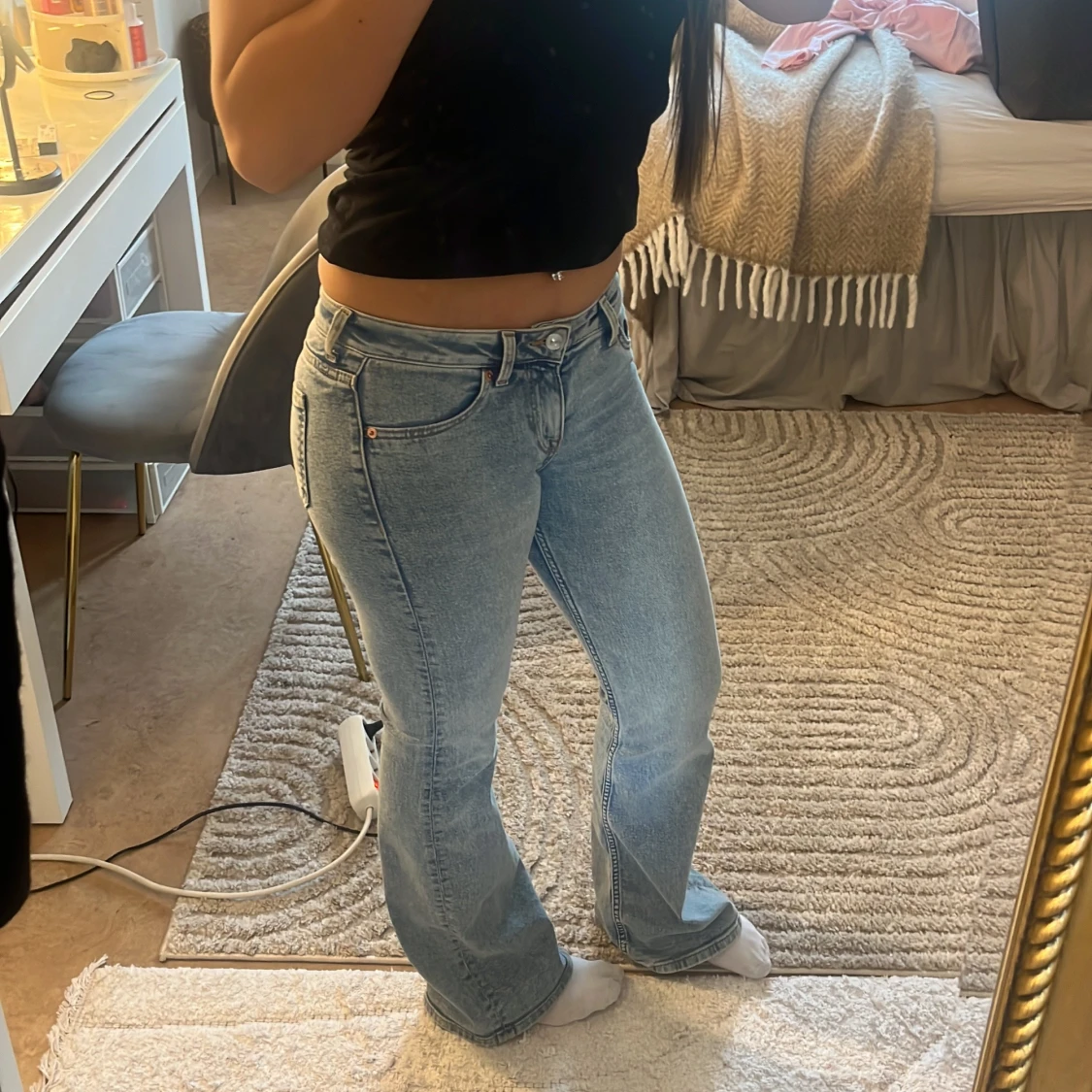 Ljusblå bootcut jeans