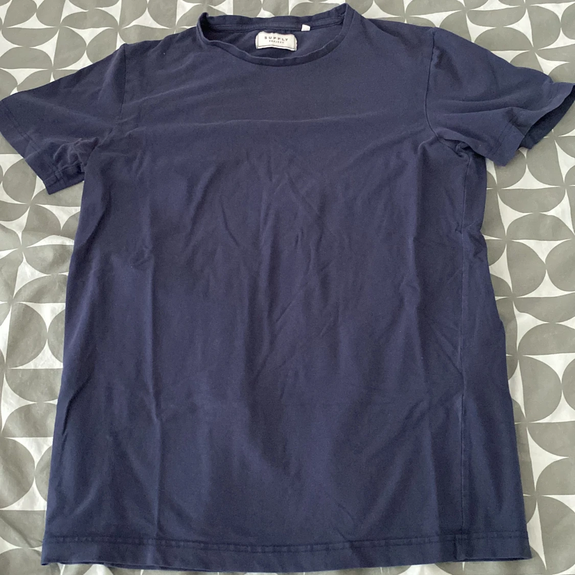 Mörkblå t-shirt från Supply Project - 1