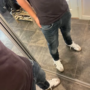 Smog jeans - Snygga jeans från märket smog storlek 32/30, hör av er vid mer bilder eller frågor pris kan diskuteras 