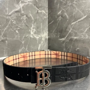 Burberry bälte 105cm - Oanvänt burberry bälte 105 cm