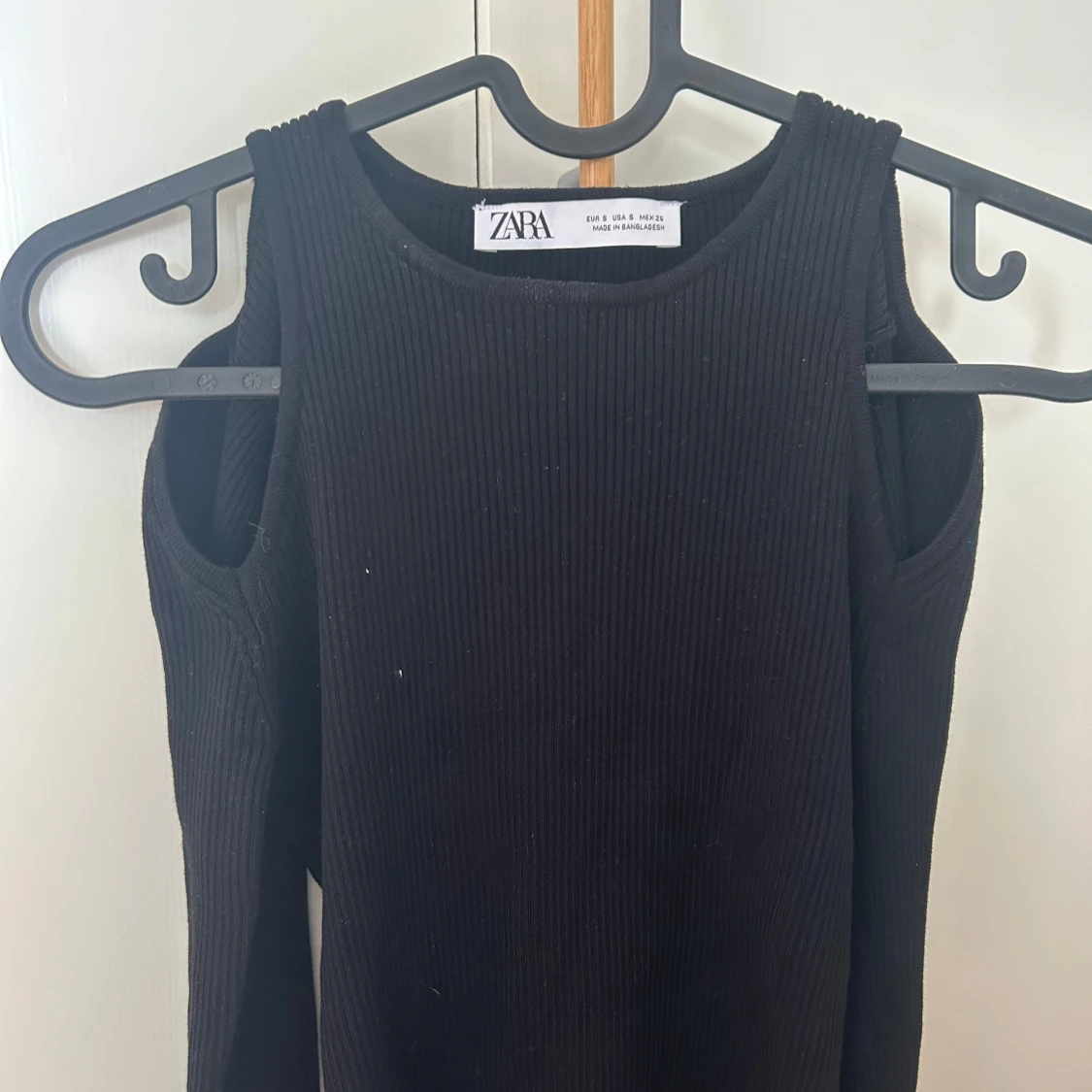 Svart ribbad tröja från Zara - 1