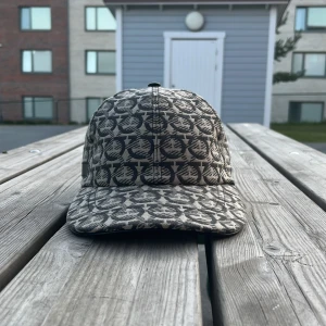 Ferragamo Keps - Knappt använd 