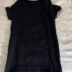 Träningströja ifrån TRIDRI - jätte fin ribbad träningtröja ifrån TRIDRI!!💖💖