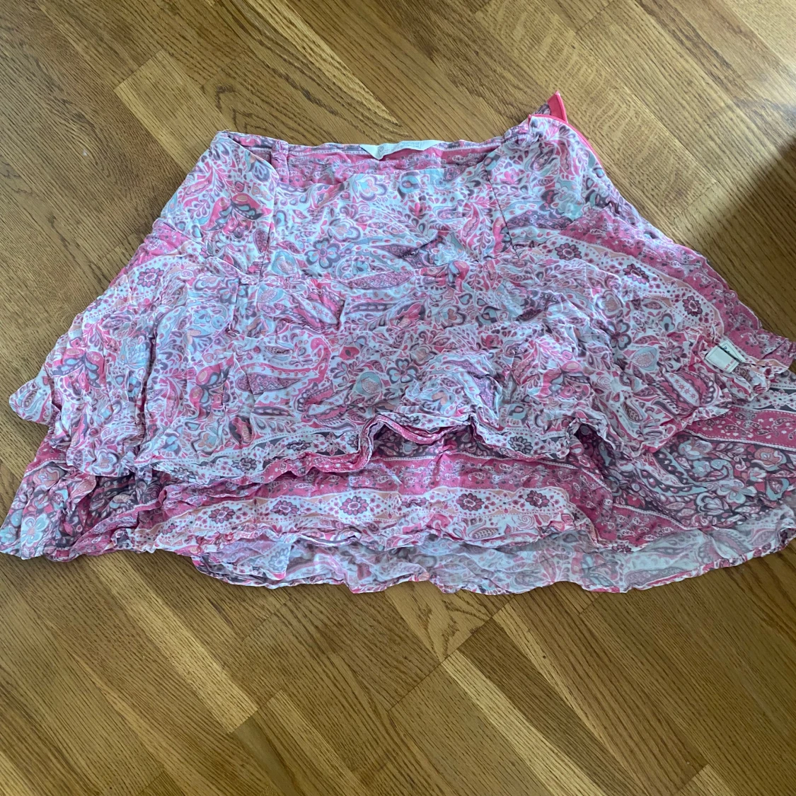 Rosa mönstrad volangkjol - 2