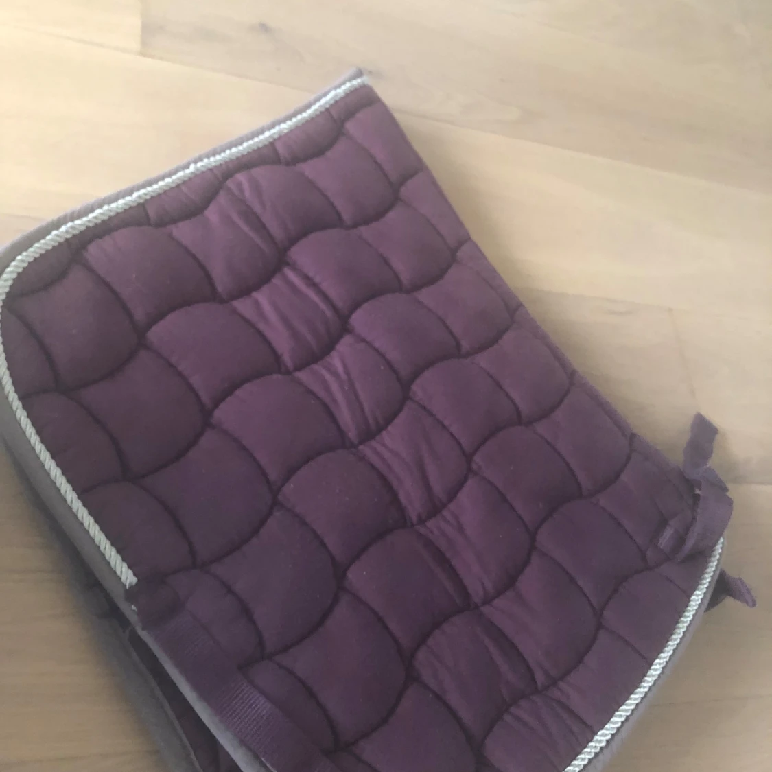 Quiltad vinröd schabrak från Showmaster - 1