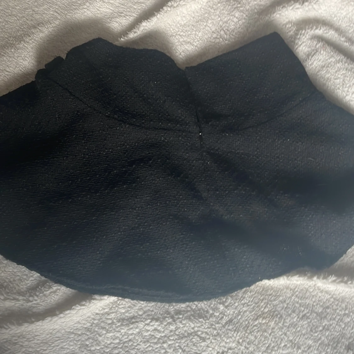 Svart kortkjol från H&M, stl 42 - 1