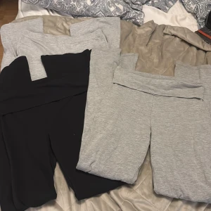 yogapants - 3 styckna yogapants. Säljer helst alla tillsammans för 200 kr. Bild 1. Kan vika ner, lowwaist bootcut. 2. Vanliga mid waist bootcut. 3. samma som nmr 1 