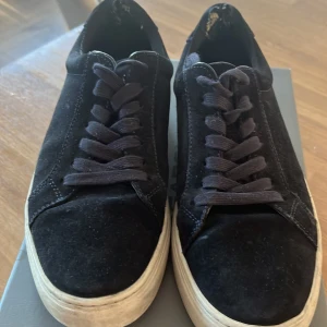 Vagabond paul 2.0 - Vagabond storlek 39 har själv 40 och de är ända stora på mig.