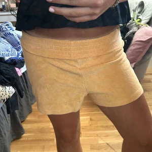 Orange frottéshorts från hm  - Superfin frotté shorts från hm