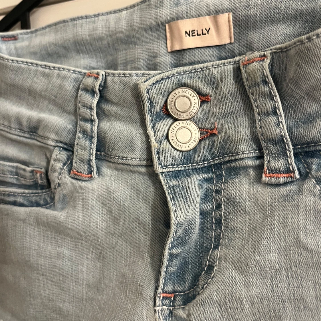 Ljusblå jeansshorts från Nelly - 4