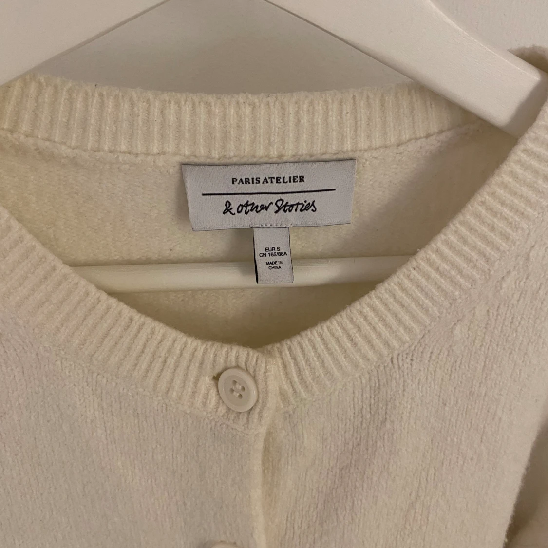 vit stickad kofta  - 1