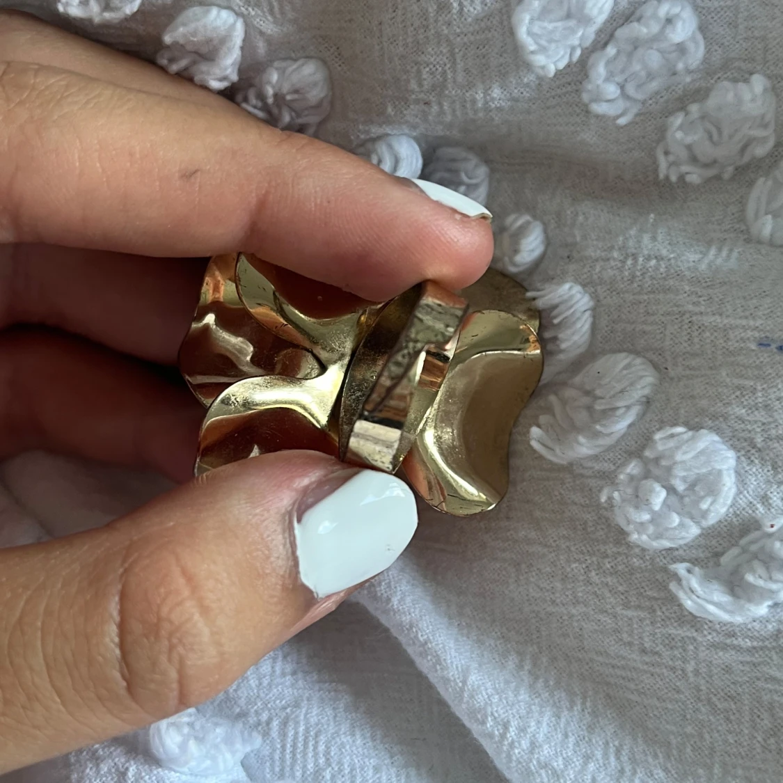 Stor guldig blomring i guld💓 - 2