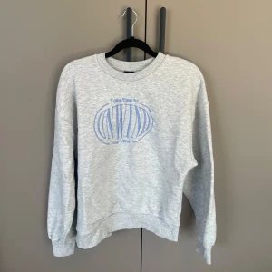 Sweatshirt  - Jättefin, hör av dig för fler bilder!