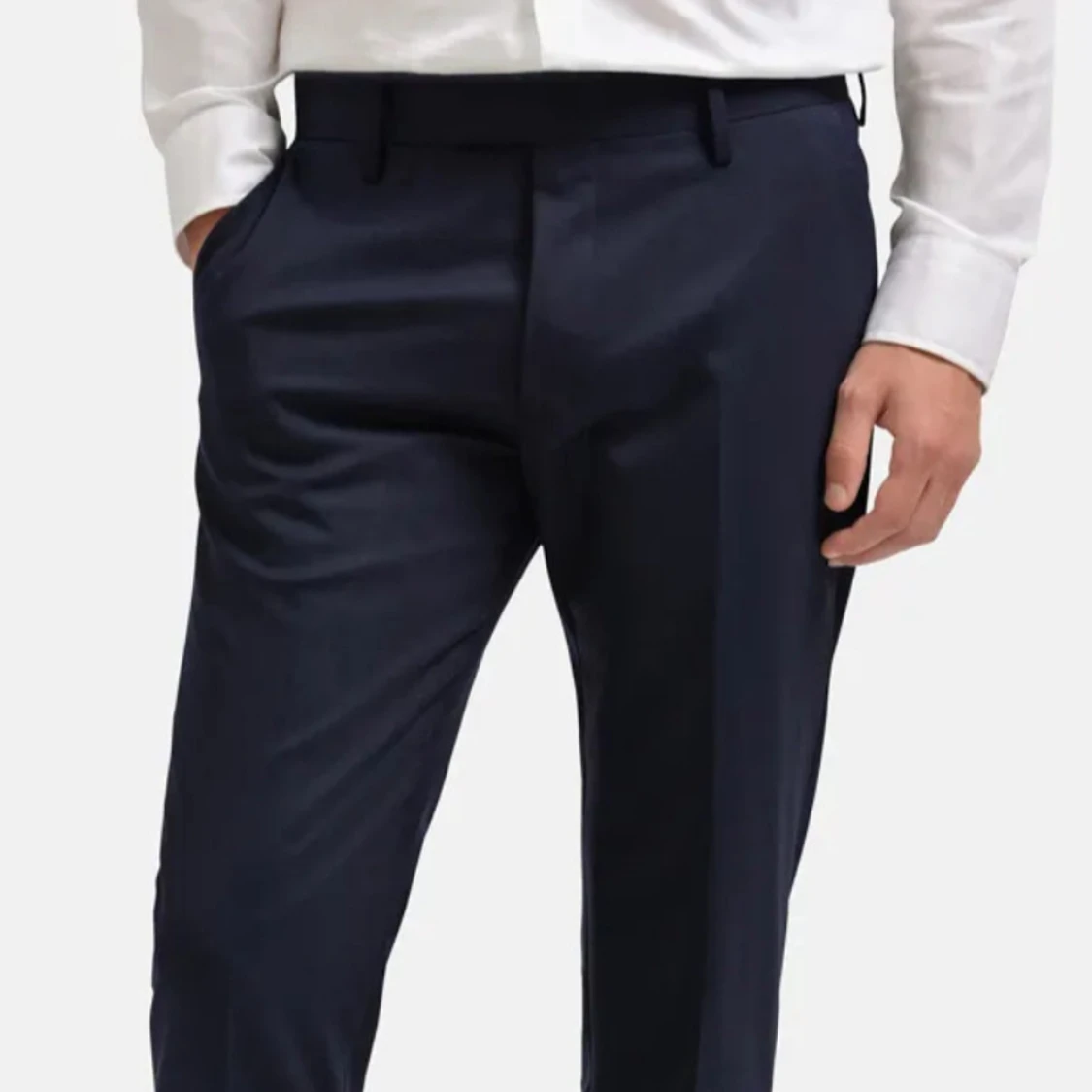 Mörkblå kostymbyxor från Riley - 4