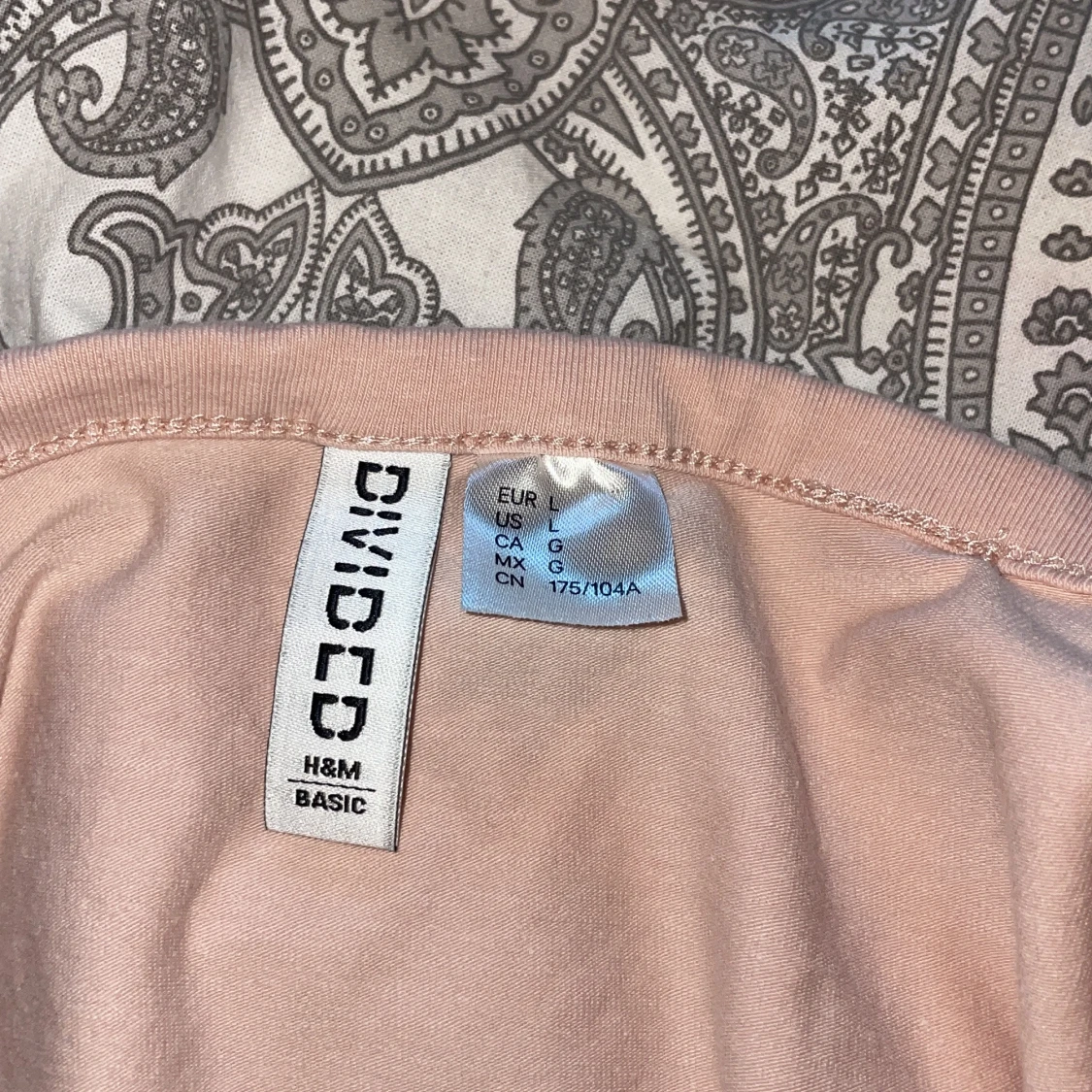 Rosa beige croppad t-shirt från H&M Divided - 2