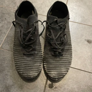 Flyknit ultra - Flyknit ultra i storlek 42,5. Skick 7.5/10 inget trasigt men lite småslitna 