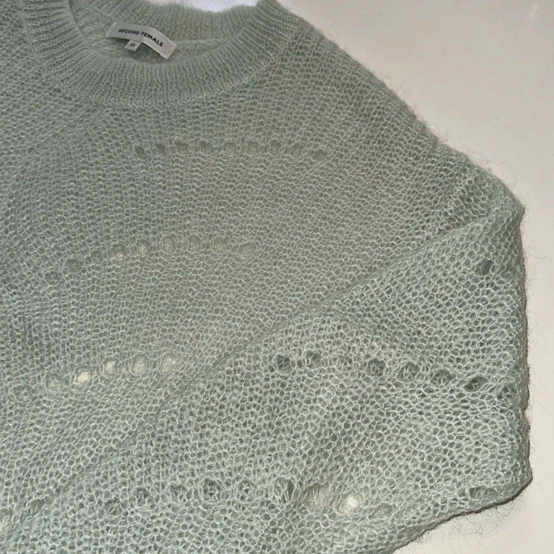 Ljusgrön stickad tröja från Second Female - 3