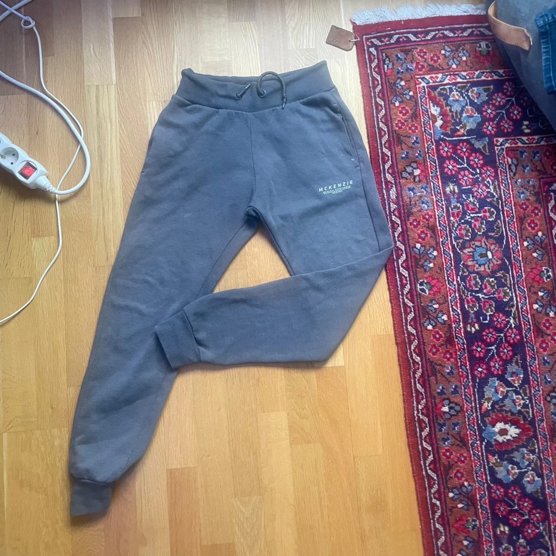 Grå mjukisbyxor från McKenzie - 2