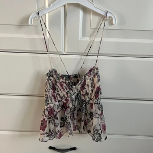 Zaratopp - Supersöt topp från Zara. Jättebra skick. Storlek s🩷