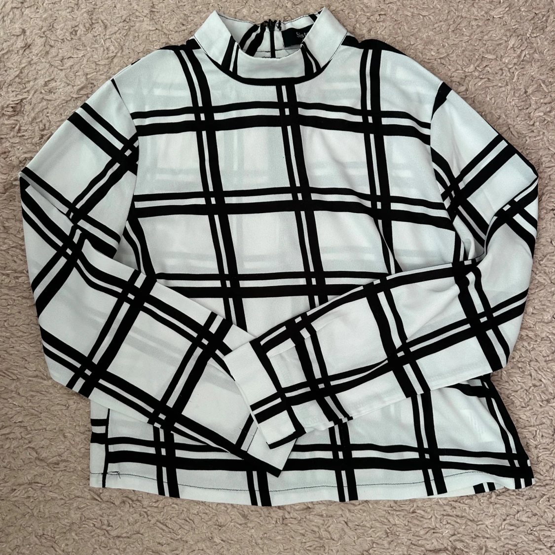 Vit och svart rutig långärmad topp från Sisters Point - 1