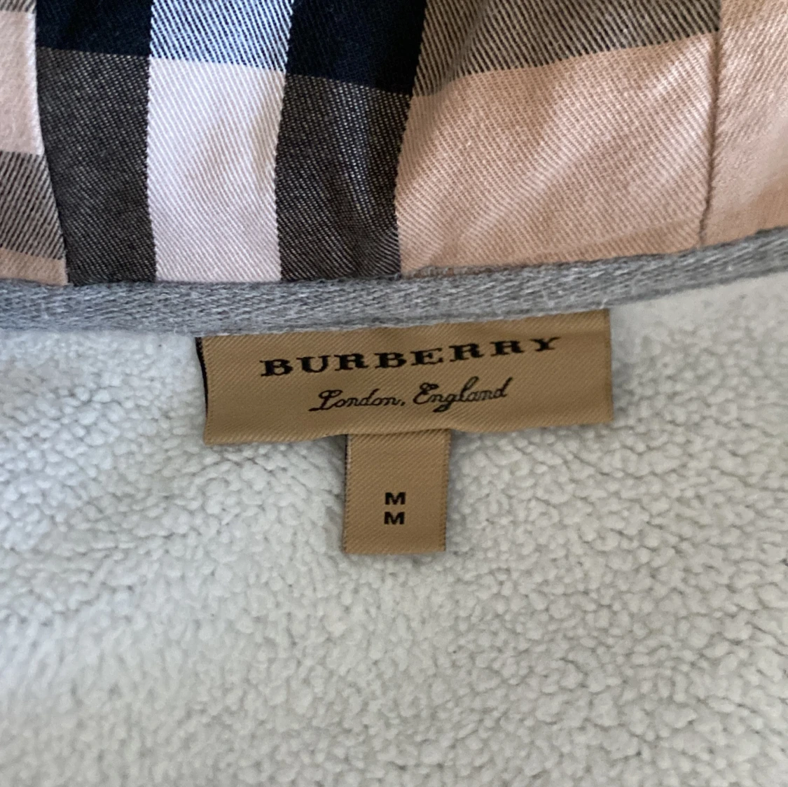 Grå hoodie med dragkedja från Burberry - 2