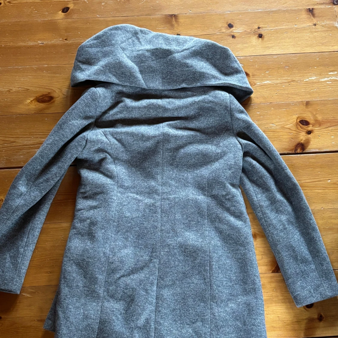 Grå kappa  från Vero Moda - 1