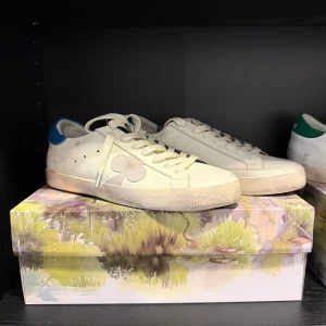 The gallerist skor - Nästan helt oanvända bara använt ett fåtal gånger. Storlek 41. Pris går att diskutera vid snabb affär 