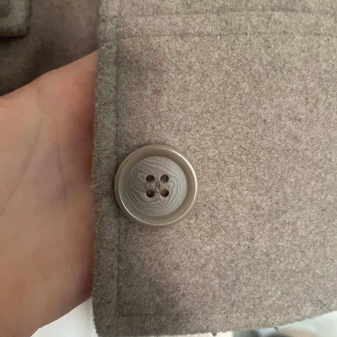 Beige ulljacka med stora fickor - 1