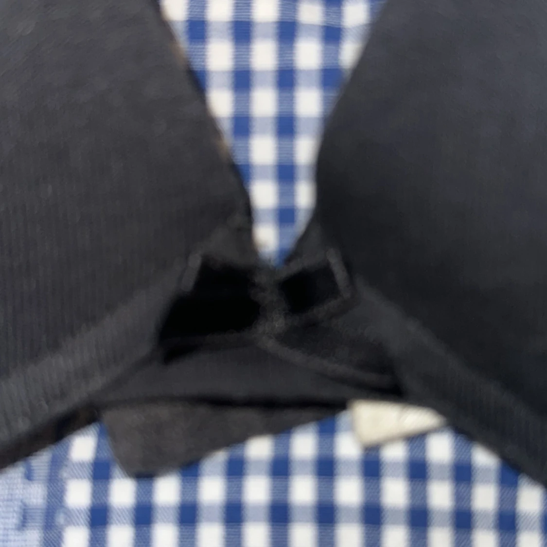 Svart vadderad bh med rosett - 2