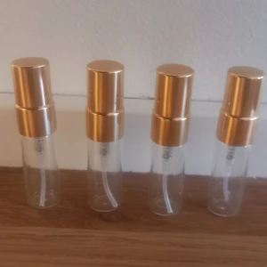 Lattafa splitpaket  - Välj 4 stycken 3 ml. Dessa dofter finns: Nebras, Angham, Qimmah, Emaan, Haia, Sakeena, Mayar natural intense, Mayar Cherry Intense 