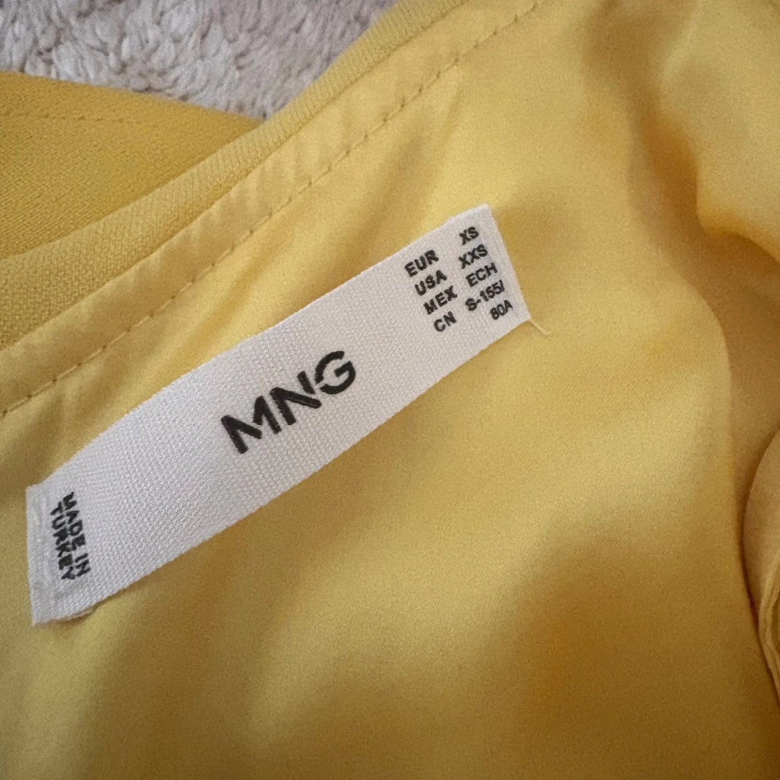 Gul byxdress från MNG i storlek XS - 2