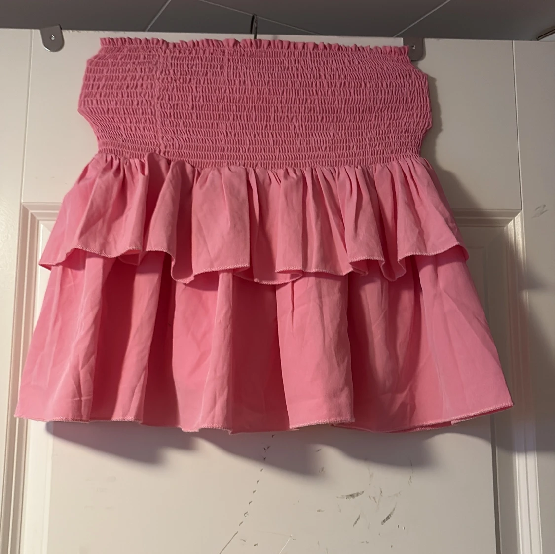 Rosa volangkjol med smock - 1