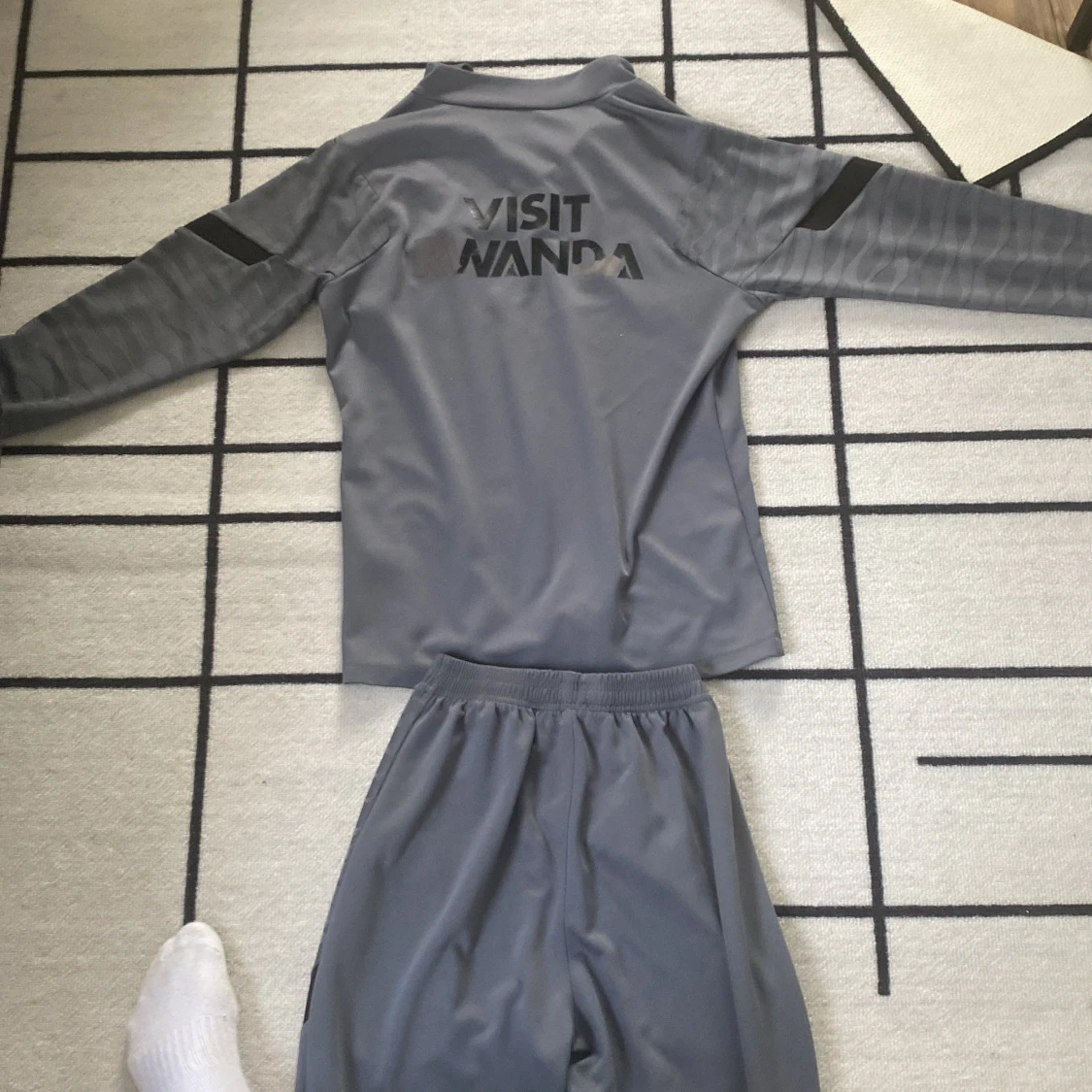 Grå PSG träningsset från Nike - 1