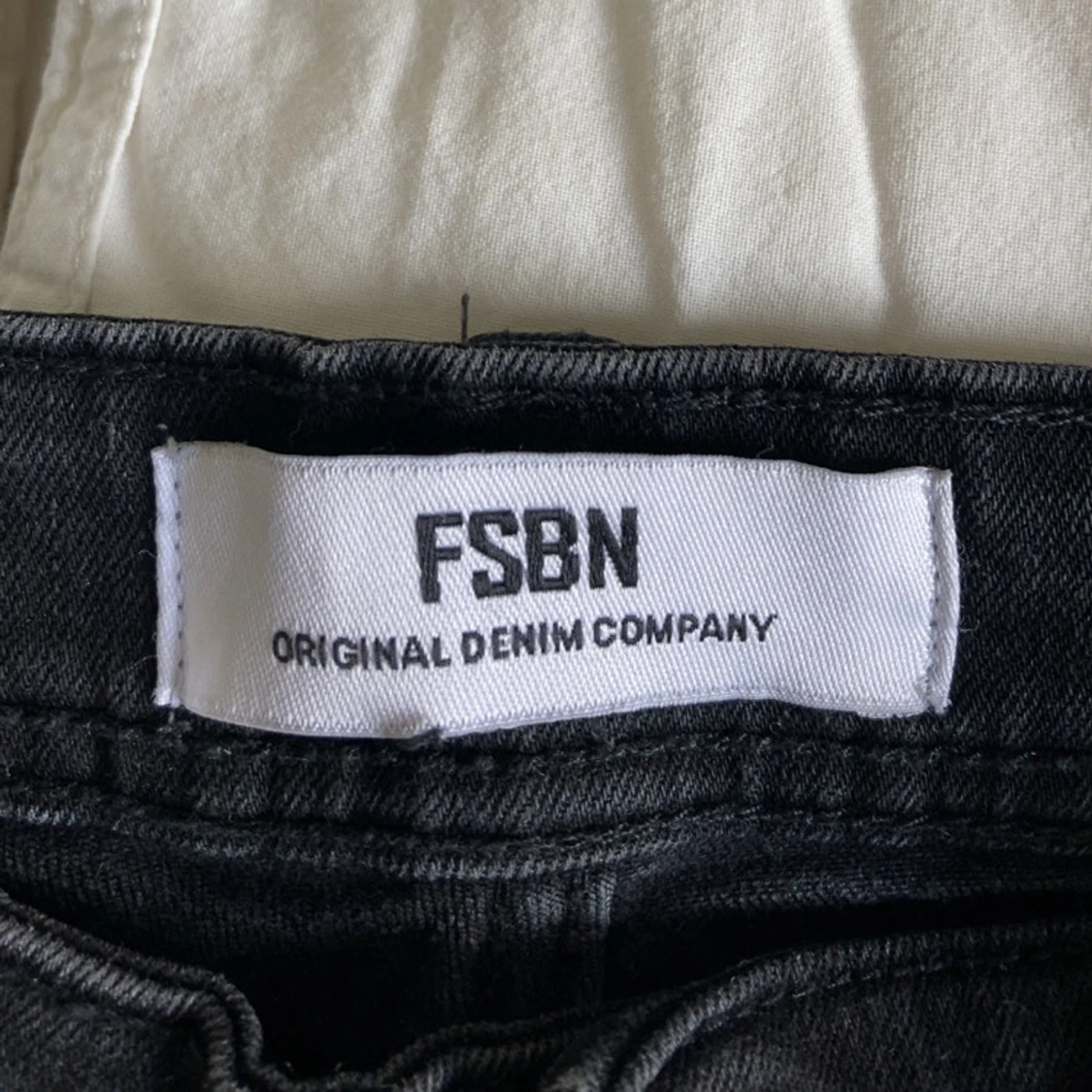 Svarta jeans från FSBN, storlek 31/32 - 1