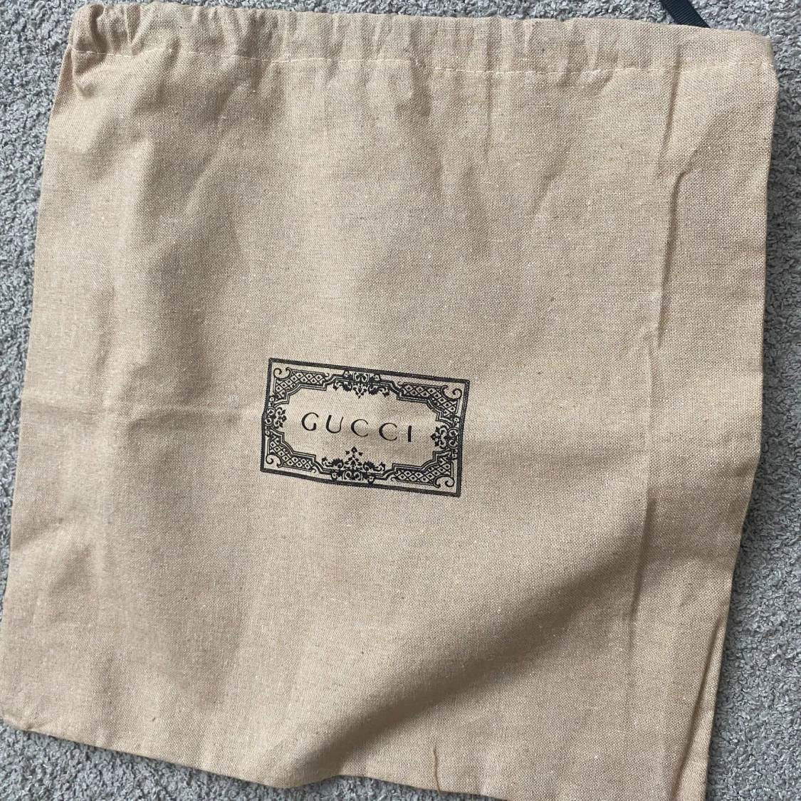 Gucci beige och svart axelväska - 3