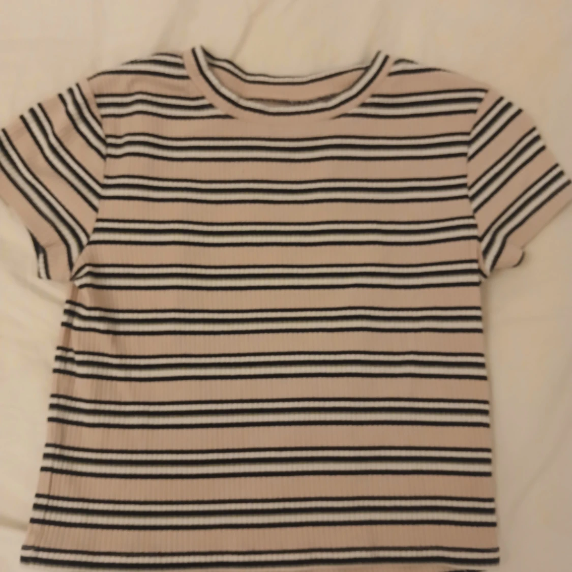 Randig ribbad topp från H&M