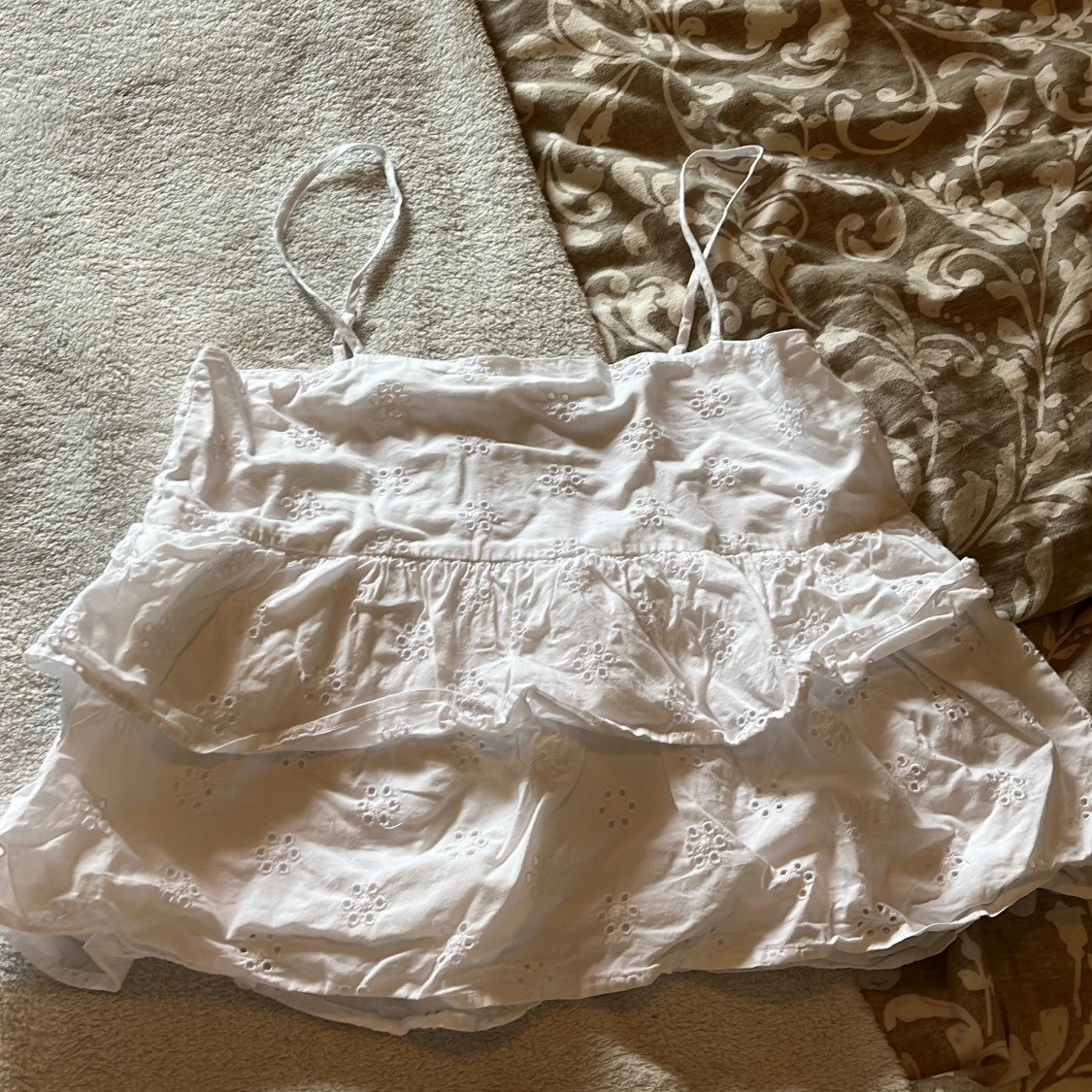 Vitt linne från Gina Tricot