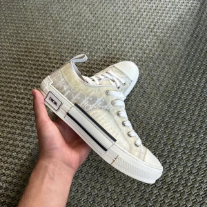 Dior b23 - Dior b23 i riktig bra skick, st 41 ! Inget og! 