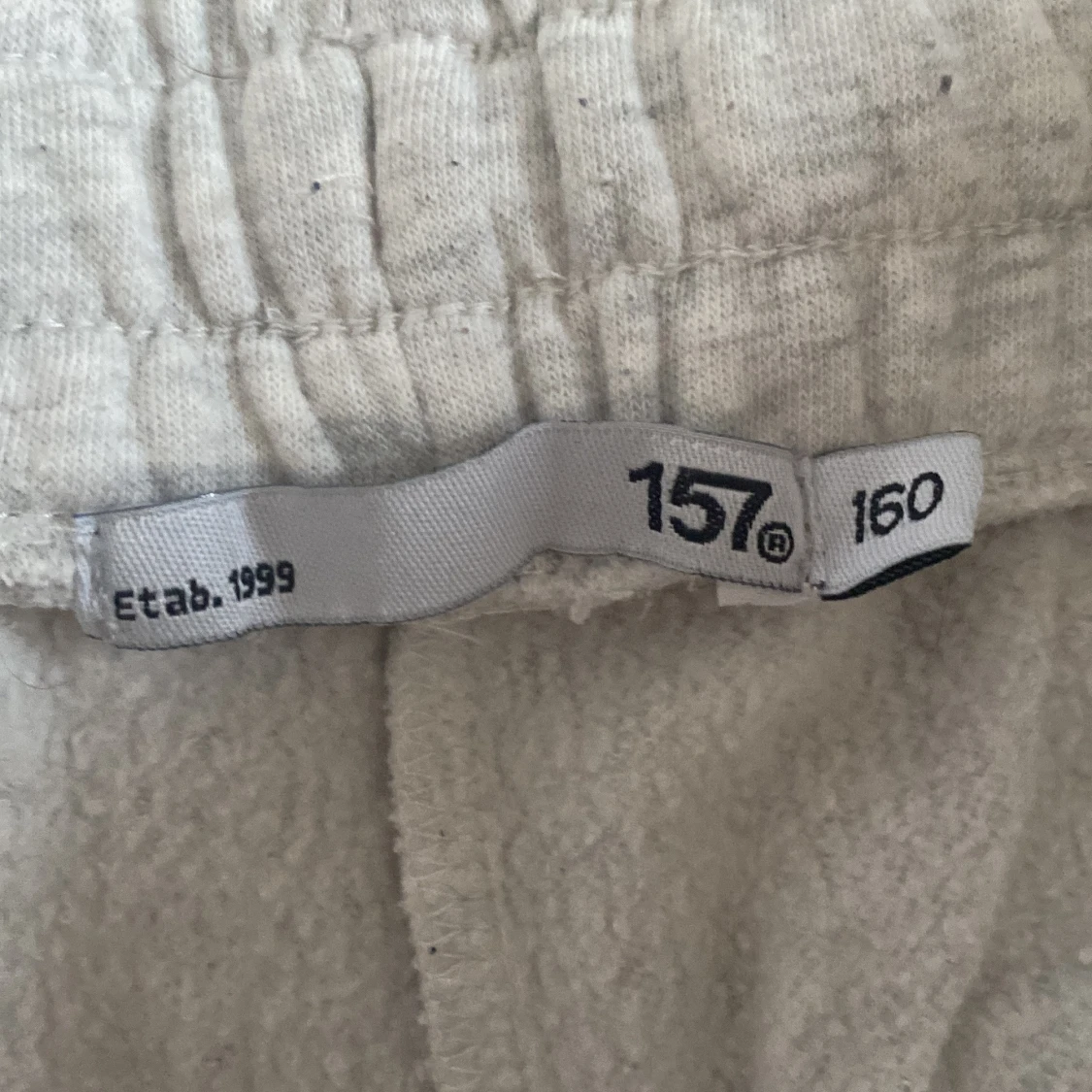 Grå mjukisbyxor från 157, storlek 160 - 2