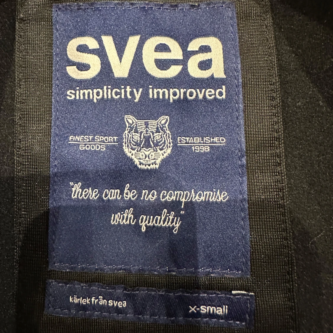 Svart bomberjacka från Svea XS - 1