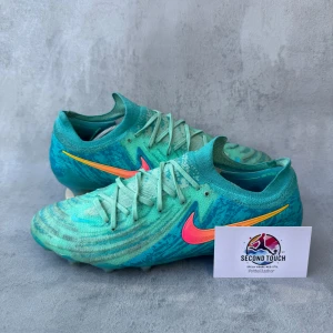 Nike mercurial - Nike Phantom Elite 📏 Storlek: 43 ✅ Skick: Bra skick, saknar sulor