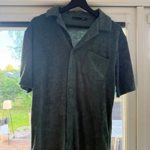 Fortte skjorta kortärmad knappar - Frotté skjorta kortärmad med knappar 