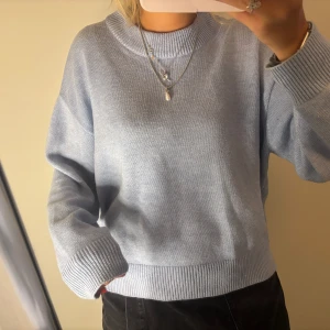 Stickad tröja - Ljusblå stickad tröja!🩵🩵